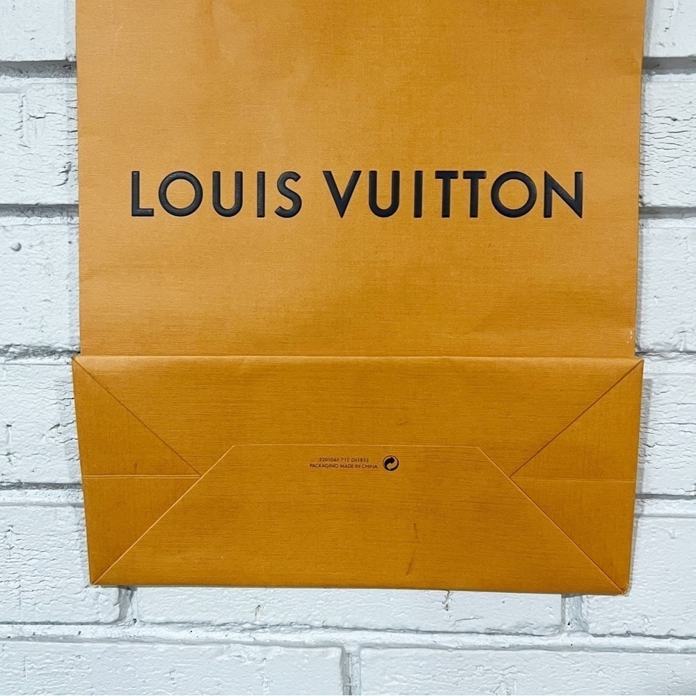 Louis Vuitton Paper Shopping Bag - Picture 4 of 5